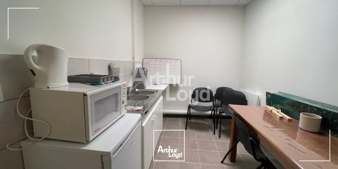 MONT PRES CHAMBORD - LOCATION BUREAU DE 15,80 M²